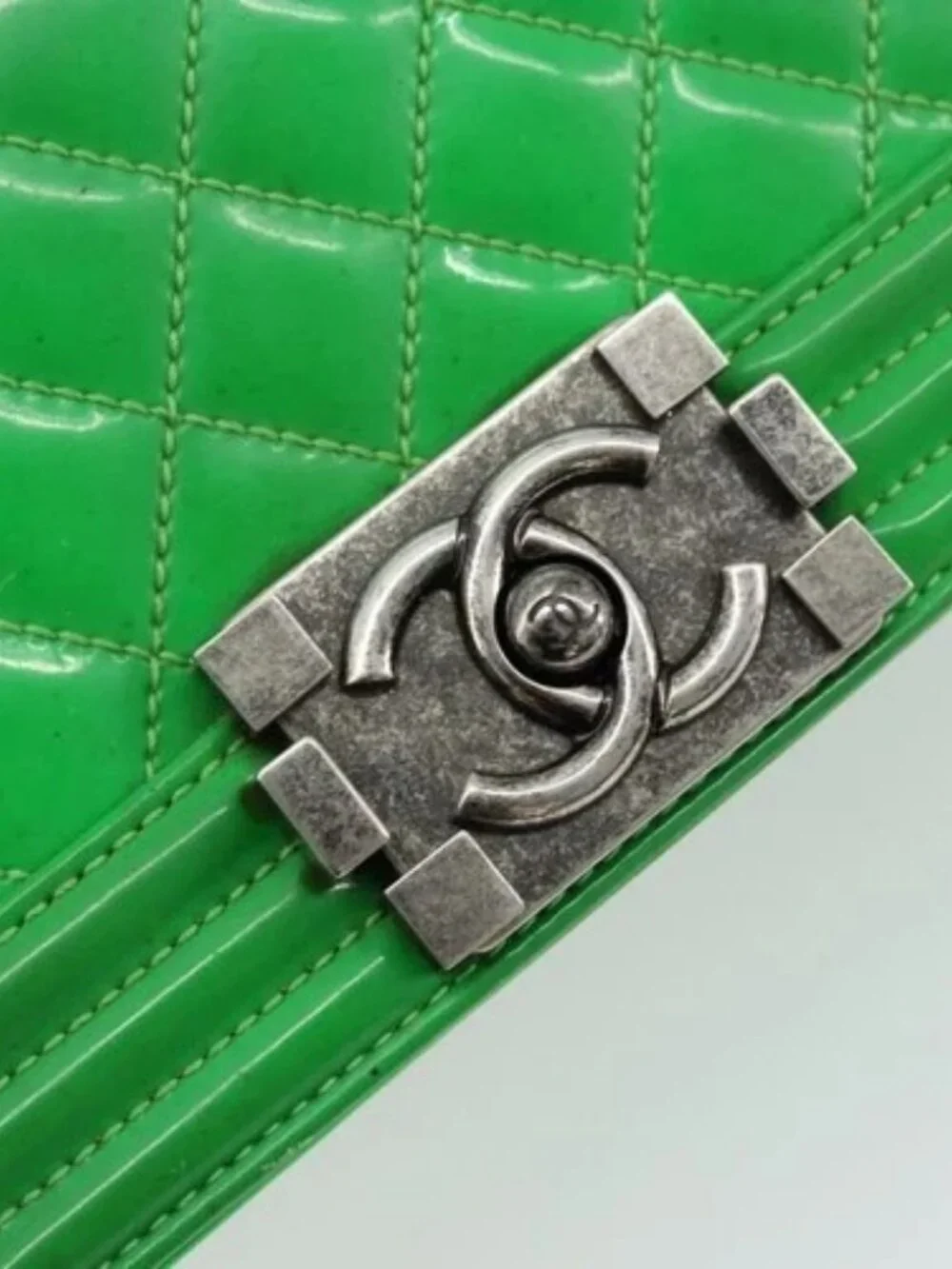 CHANEL Matelasse Chain Shoulder Bag Patent leather Green CC Auth 179242